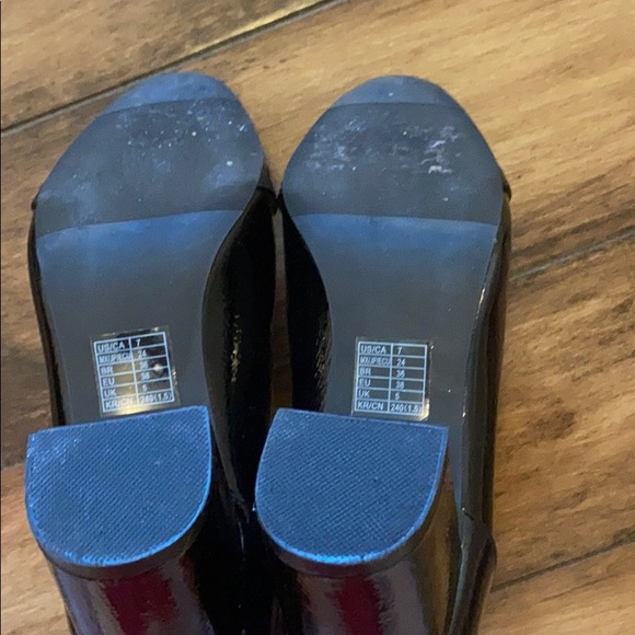 Forever 21 Black booties - Picture 3 of 3